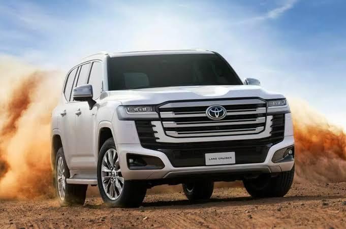 Toyota Land Cruiser 300
